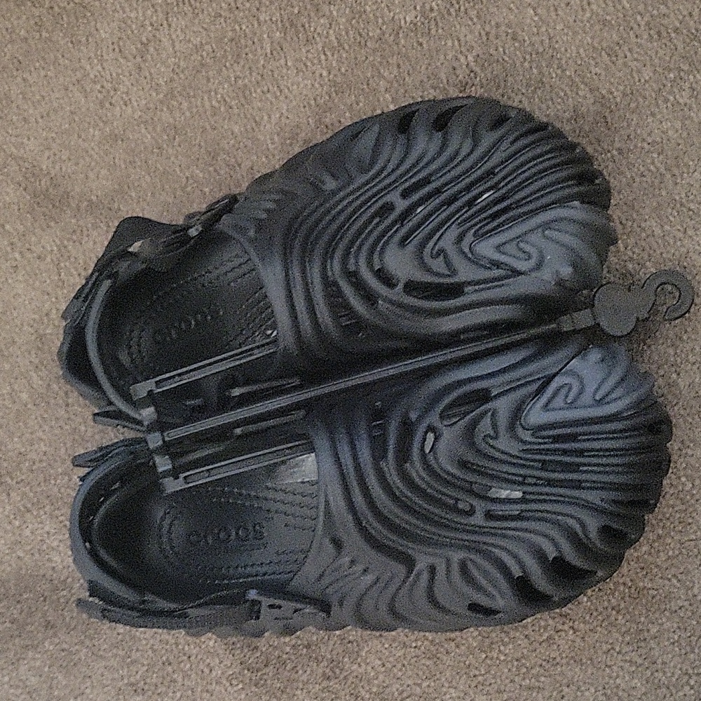 Saleh bembury× buckle/ Crocs.